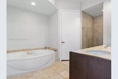 18201 Collins Ave #4009, Sunny Isles Beach, FL 33160 - Photo 12