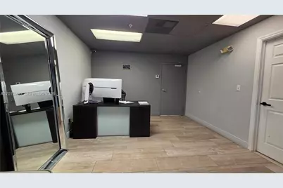 7762 NW 46th St, Doral, FL 33166 - Photo 2