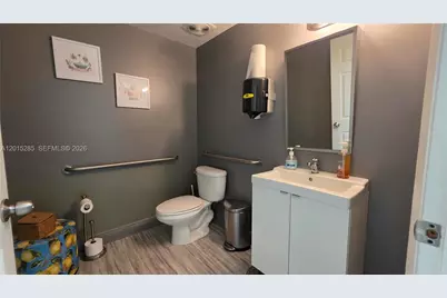 7762 NW 46th St, Doral, FL 33166 - Photo 30