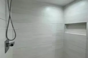 3625 N Country Club Dr, Aventura, FL 33180 - Photo 26