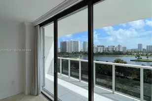 3625 N Country Club Dr, Aventura, FL 33180 - Photo 24