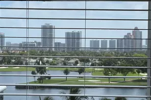 3625 N Country Club Dr, Aventura, FL 33180 - Photo 22