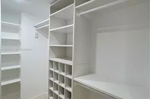 3625 N Country Club Dr, Aventura, FL 33180 - Photo 30