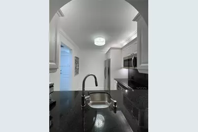 3625 N Country Club Dr #907, Aventura, FL 33180 - Photo 10