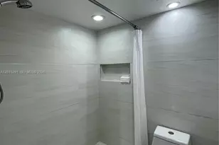 3625 N Country Club Dr, Aventura, FL 33180 - Photo 18