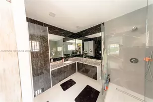 7814 NW 165th St, Miami Lakes, FL 33016 - Photo 36