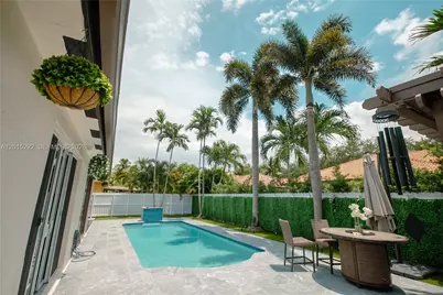 7814 NW 165th St, Miami Lakes, FL 33016 - Photo 18
