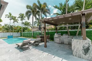 7814 NW 165th St, Miami Lakes, FL 33016 - Photo 10