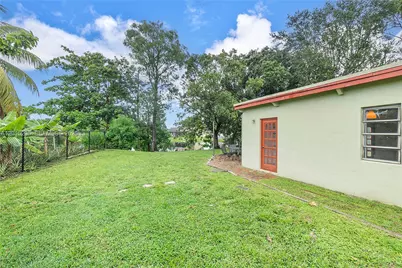 4561 NW 79th Ave, Lauderhill, FL 33351 - Photo 24