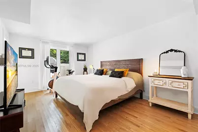 723 NE 112th St, Biscayne Park, FL 33161 - Photo 14