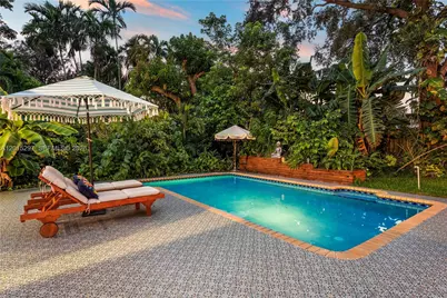 723 NE 112th St, Biscayne Park, FL 33161 - Photo 18