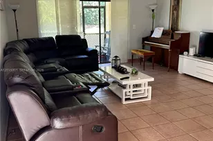 215 Lakeview Dr, Weston, FL 33326 - Photo 4
