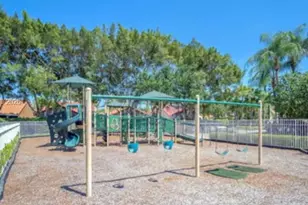 800 Sorrento Dr, Weston, FL 33326 - Photo 32