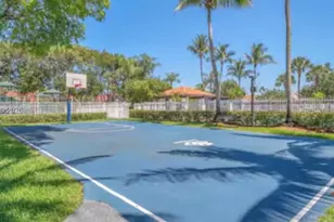 800 Sorrento Dr, Weston, FL 33326 - Photo 12