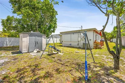 441 NW 2nd Ave, Deerfield Beach, FL 33441 - Photo 16