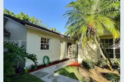 317 NW 109th Ave, Pembroke Pines, FL 33026 - Photo 2