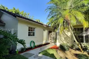 317 NW 109th Ave, Pembroke Pines, FL 33026 - Photo 2