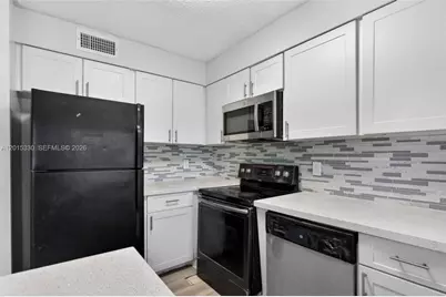 4409 Treehouse Ln #F, Tamarac, FL 33319 - Photo 4