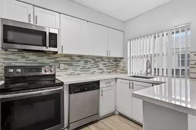4409 Treehouse Ln #F, Tamarac, FL 33319 - Photo 2