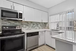 4409 Treehouse Ln, Tamarac, FL 33319 - Photo 2