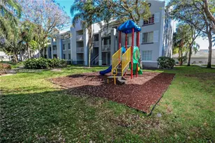 11133 SW 8th St, Pembroke Pines, FL 33025 - Photo 22