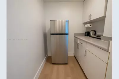 5445 Collins Ave #1718, Miami Beach, FL 33140 - Photo 4
