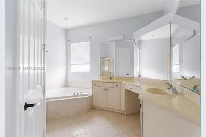 10635 NW 61st Ct, Parkland, FL 33076 - Photo 32