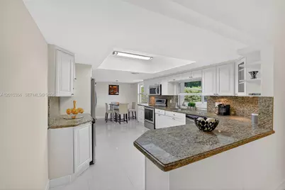9261 SW 88 St, Miami, FL 33176 - Photo 12