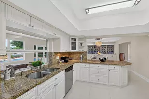 9261 SW 88th St, Miami, FL 33176 - Photo 16