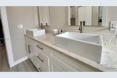 1324 NE 14th Ave, Fort Lauderdale, FL 33304 - Photo 28