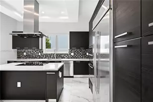 8221 NW 34th Dr, Doral, FL 33122 - Photo 22