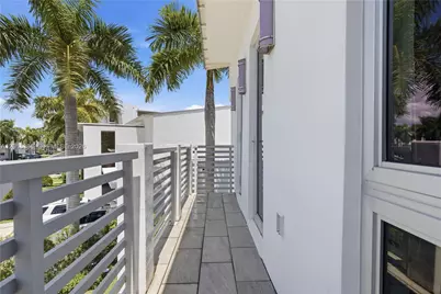 8221 NW 34th Dr, Doral, FL 33122 - Photo 44