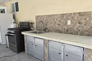 1417 W 40th St, Hialeah, FL 33012 - Photo 8