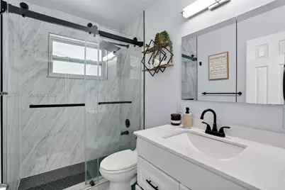 7860 NW 10th St, Pembroke Pines, FL 33024 - Photo 24