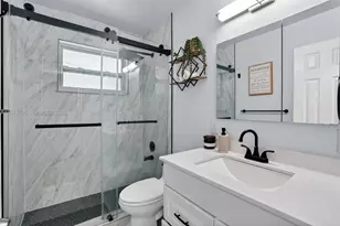 7860 NW 10th St, Pembroke Pines, FL 33024 - Photo 24