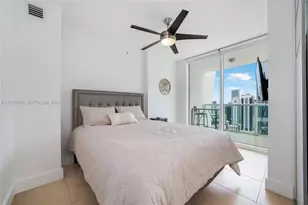 41 SE 5th St, Miami, FL 33131 - Photo 32
