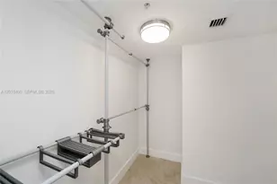 41 SE 5th St, Miami, FL 33131 - Photo 42