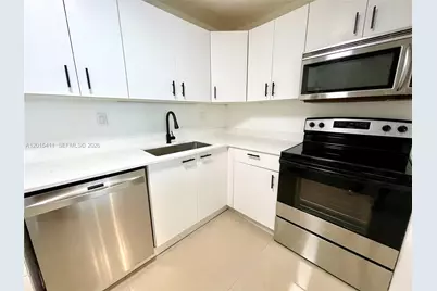 19390 Collins Ave #316, Sunny Isles Beach, FL 33160 - Photo 2