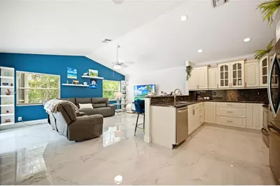 10420 NW 49th Pl, Coral Springs, FL 33076 - Photo 8