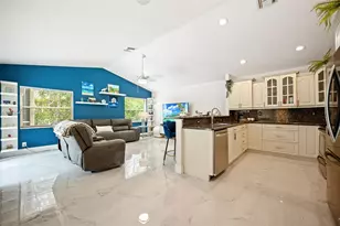10420 NW 49th Pl, Coral Springs, FL 33076 - Photo 8