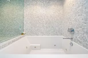 21205 Yacht Club Dr, Aventura, FL 33180 - Photo 46