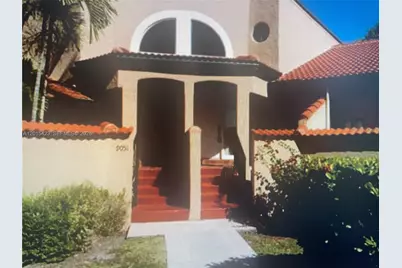 9049 W Sunrise Blvd, Plantation, FL 33322 - Photo 2
