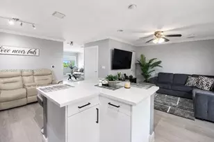 4946 SW 66th Terrace, Davie, FL 33314 - Photo 6