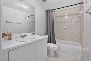 9470 Tangerine Pl, Davie, FL 33324 - Photo 18