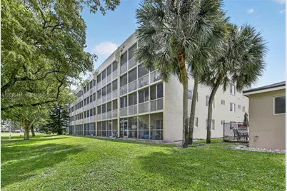 9470 Tangerine Pl #105, Davie, FL 33324 - Photo 10