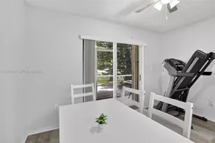 9470 Tangerine Pl, Davie, FL 33324 - Photo 16