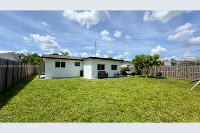 8357 NW 25th Ct, Sunrise, FL 33322 - Photo 20