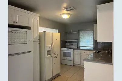 732 Moffett #4A, Hallandale Beach, FL 33009 - Photo 4