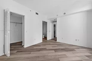 300 S Biscayne Blvd, Miami, FL 33131 - Photo 28