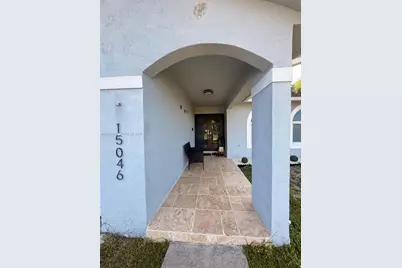 15046 SW 148th Pl, Miami, FL 33196 - Photo 2